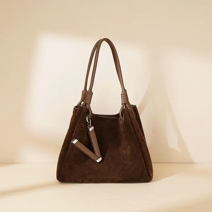 Sac à bandoulière en cuir suédé de luxe
