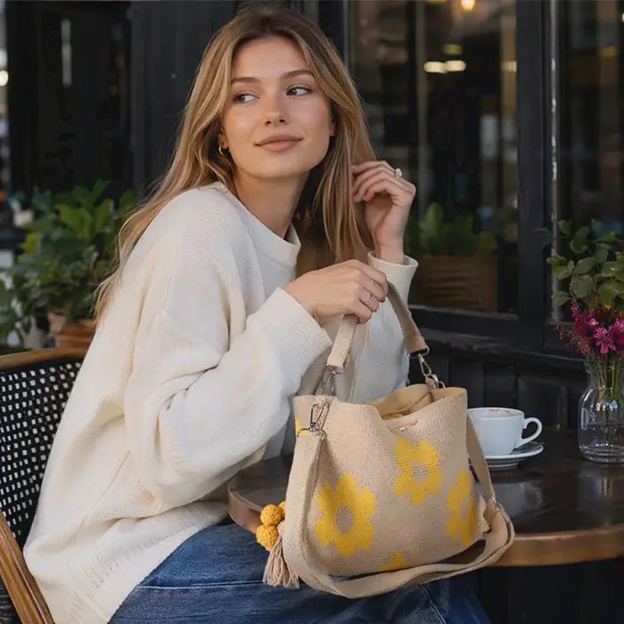 Sac fourre-tout en crochet fait main pour femme avec pendentif pompon