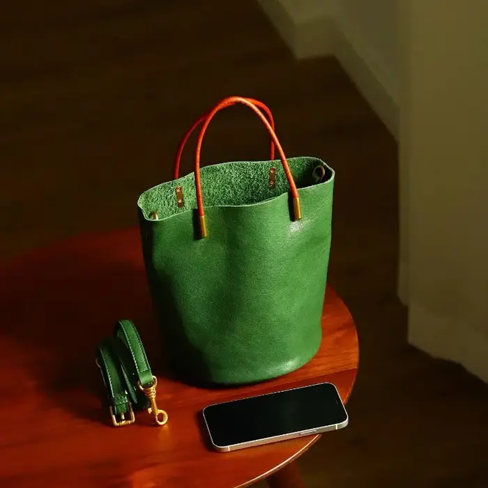 Sac seau en cuir vert de luxe de marque