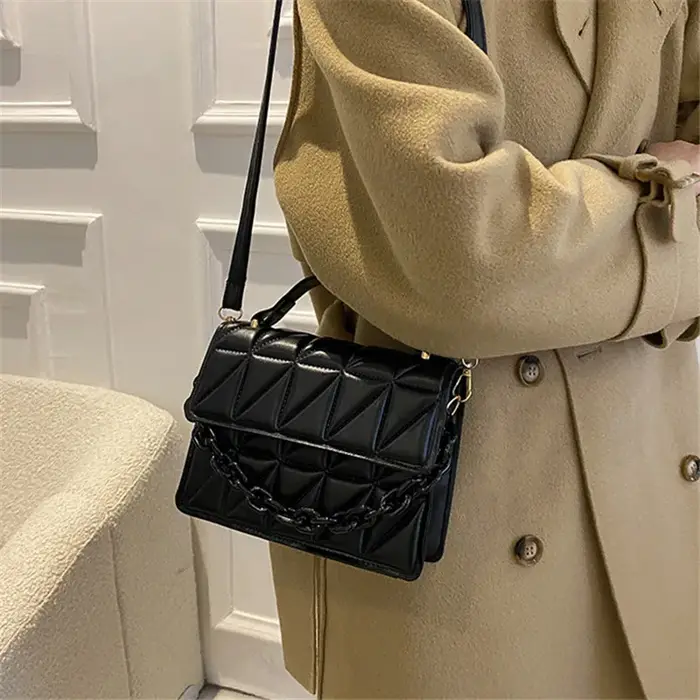 Mini sac fourre-tout carré matelassé chic