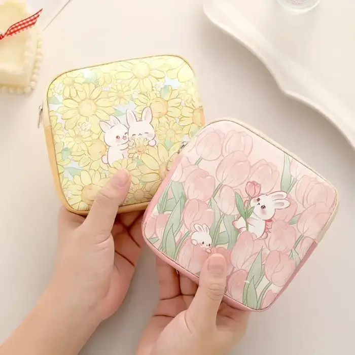Pochette de soins féminins portables