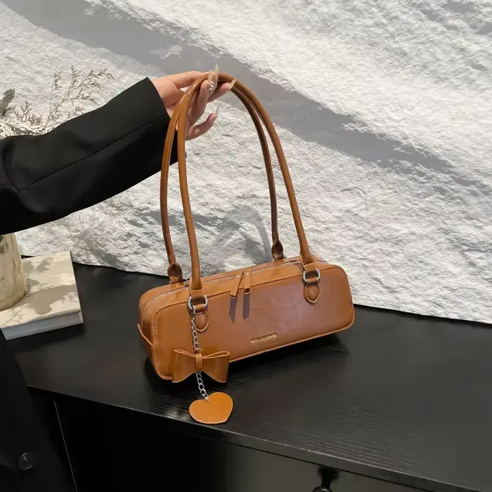Sacs à bandoulière rectangulaires en PU brillant pour femmes