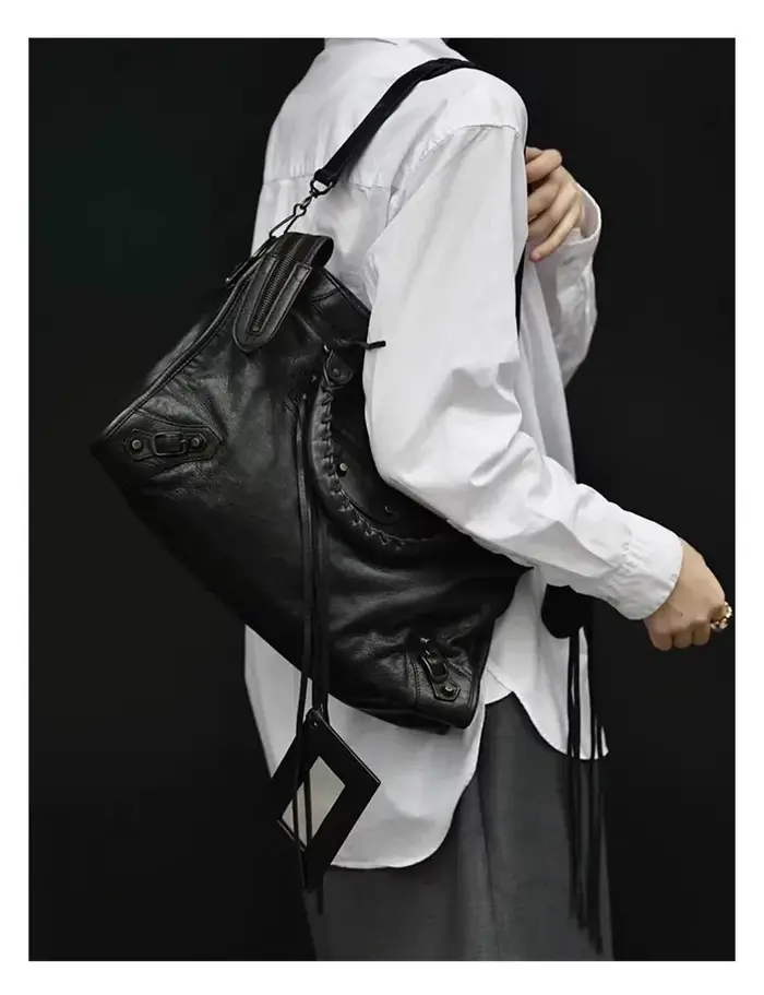Sac de moto à rivets, sac à bandoulière haut de gamme de grande capacité