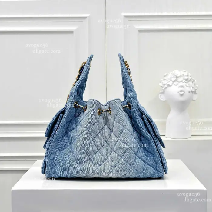 Sac à bandoulière de créateur en cuir caviar 25, style seau, hobo, sous le bras, en suède, matelassé