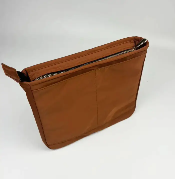 Sac à main de maquillage fait à la main avec insert en nylon
