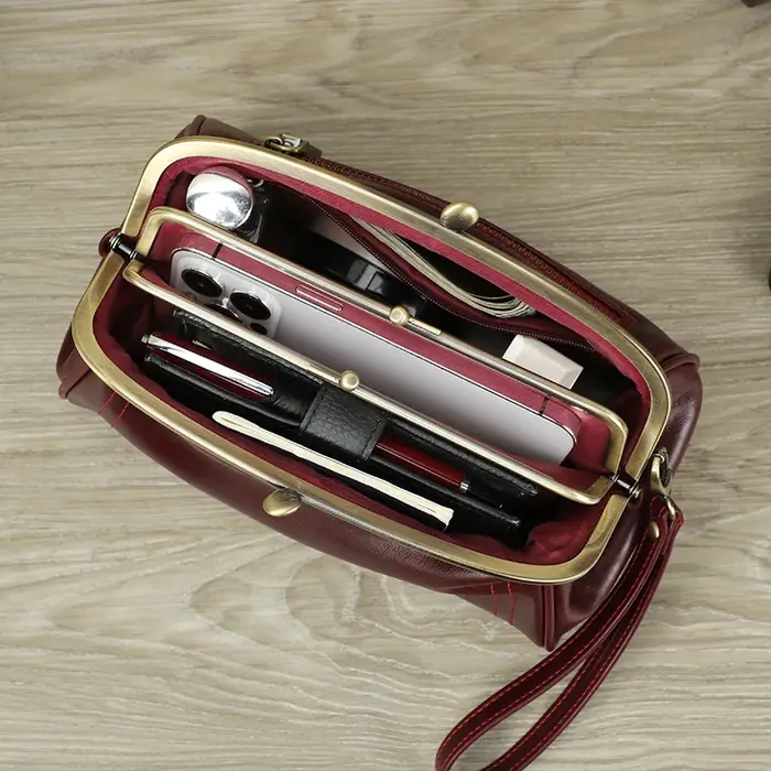 Pochette en cuir véritable pour femme
