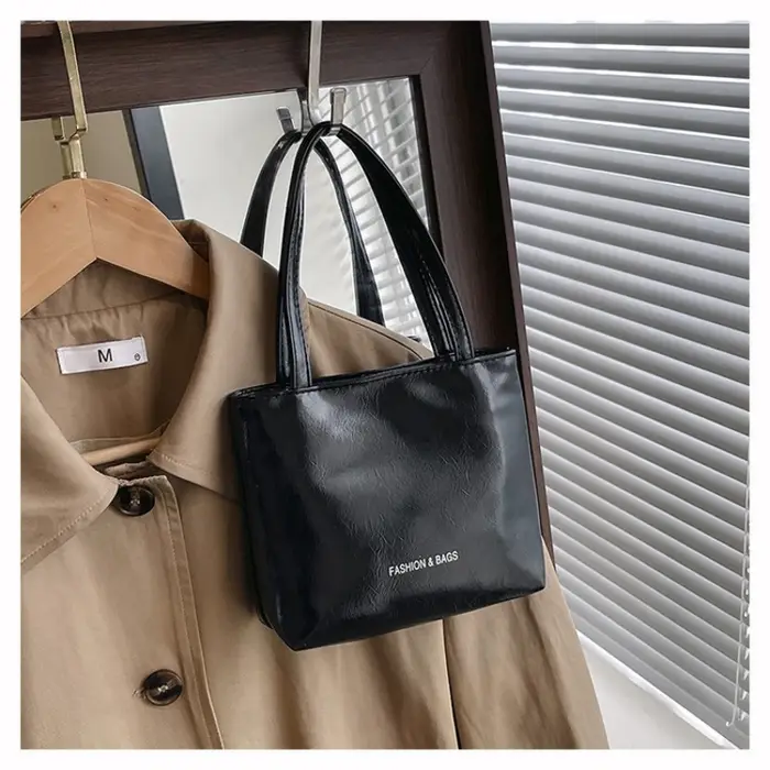Sac à main avec bandoulière amovible et options de portage croisé/à la main – Style simple et luxueu