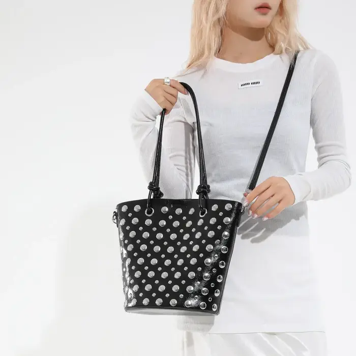 Rivet Design seau sac à bandoulière pour femmes 7 couleurs Pu cuir sac à main sous les bras sac mode décontracté 2 ensemble fourre-tout dame sac de trajet