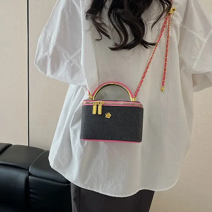 2025 luxe mode Denim femmes petit sac carré concepteur dames chaîne sacs à bandoulière loisirs Style britannique