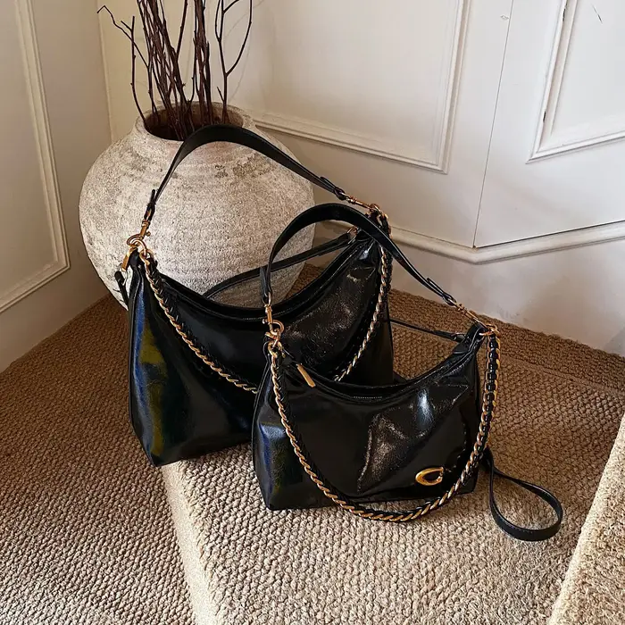 Sac à bandoulière et sac à main minimaliste tendance en cuir PU de haute qualité avec chaîne