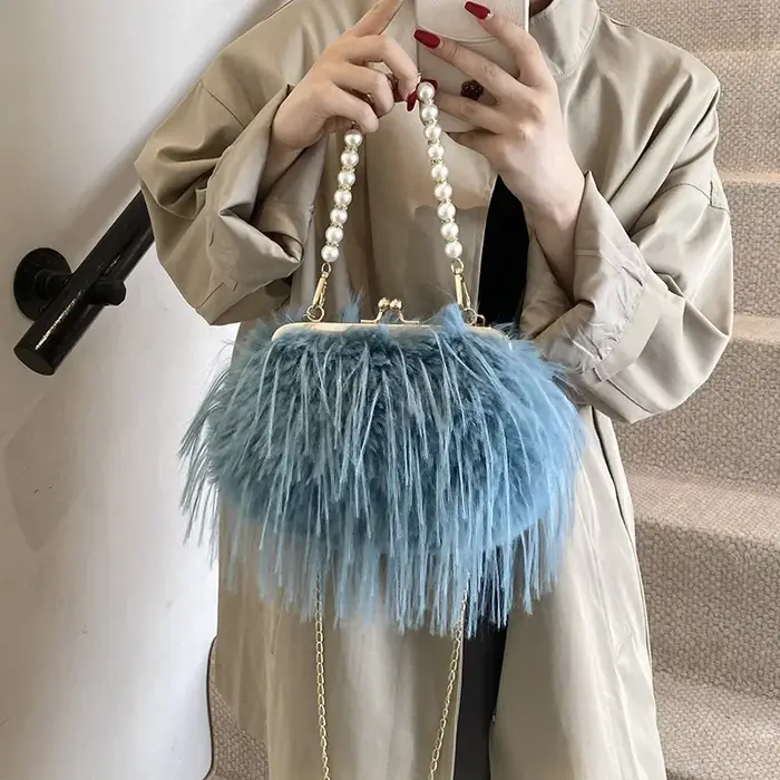 Sac de soirée en fausse fourrure pour femme