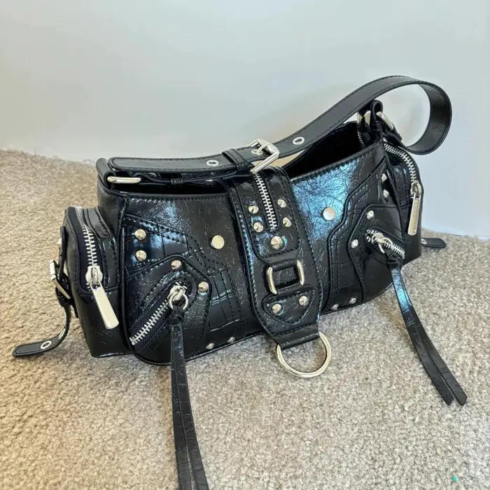 Nouveaux sacs sous les bras pour femmes