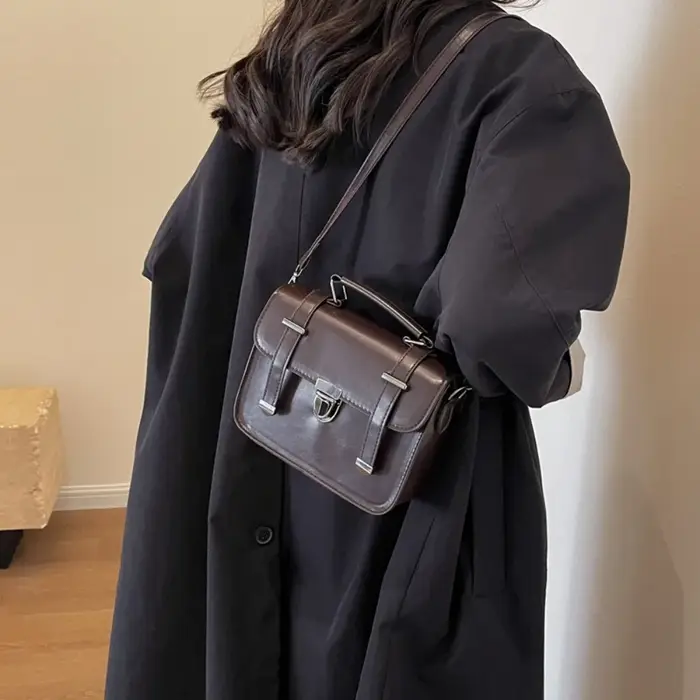 Filles cent rétro petit sac carré étudiantes Simple bandoulière collège Style épaule sac à main en métal serrure boucle décoration