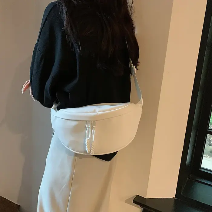 Sac banane en cuir souple pour femme