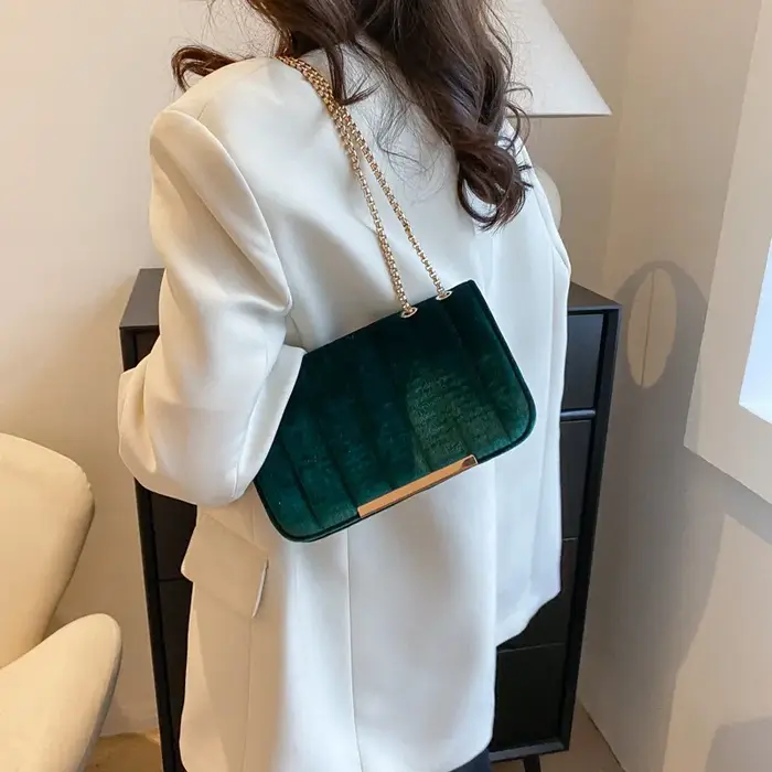 Petit sac carré en velours vintage pour femme