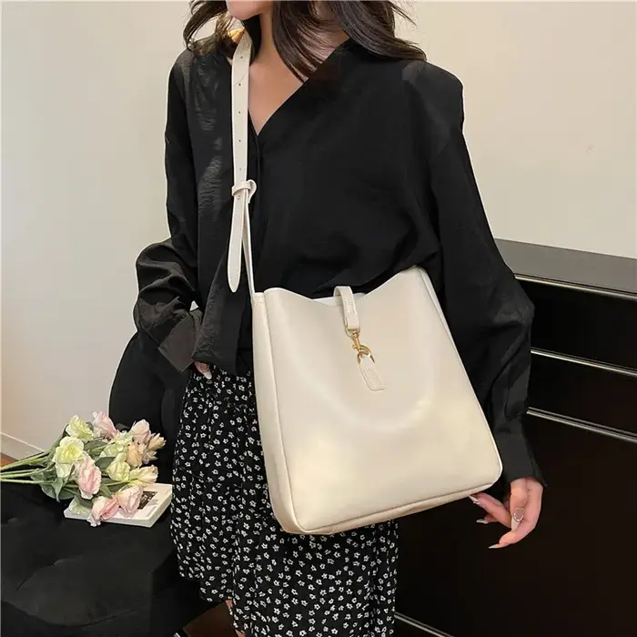 Sac Seau Tendance Femme 2026 Nouvelle Collection Printemps-Été Sac à Bandoulière Haut de Gamme pour Trajet Quotidien Grande Capacité Sac Croisé