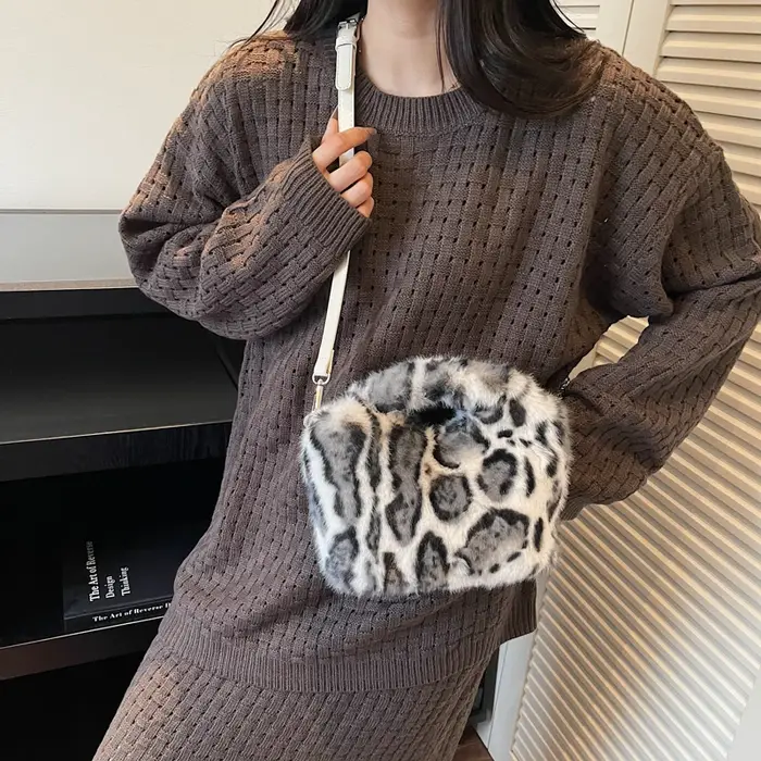 Petit sac seau en fourrure pour femmes