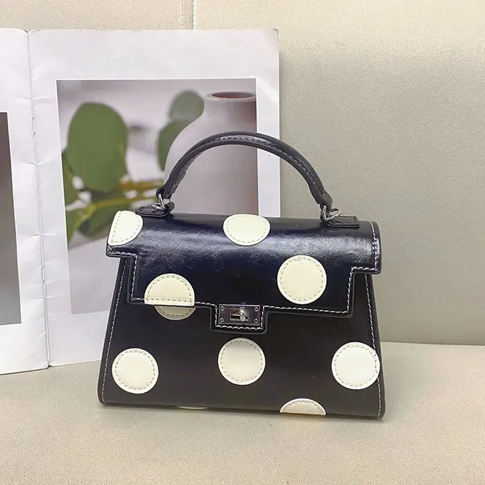 Sac ondulé romantique français rétro, simple, couleur contrastée, polyvalent, mini rouge à lèvres, s