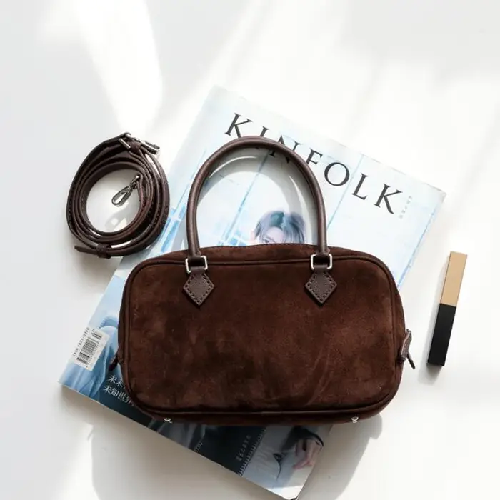 Sac à main de luxe en cuir suédé naturel pour femme, avec longue bandoulière, sac à rabat, sac porté