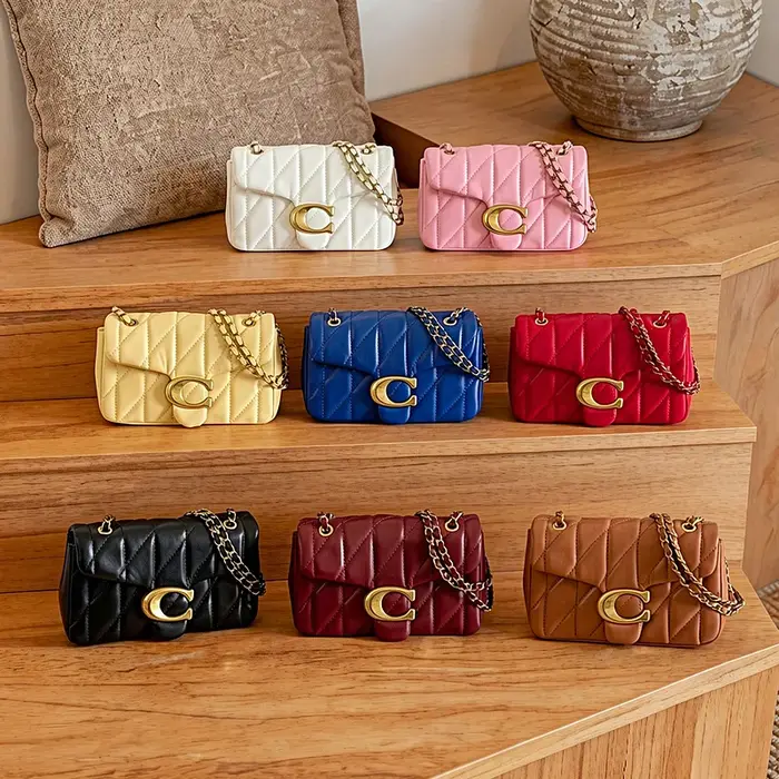 Sac à main bandoulière tendance de créateur parisien avec logo lettre unique pour femmes branchées