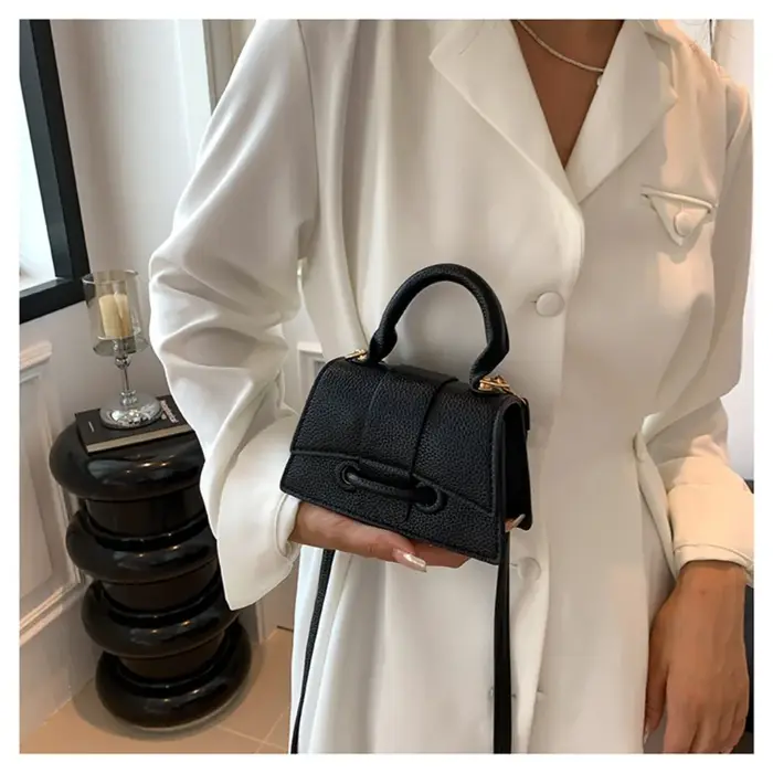 Lovito – sac fourre-tout sportif uni pour femmes, fourre-tout à bandoulière avec boucle carrée, petit sac de transport à la main