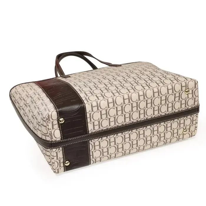 Sac fourre-tout CH en cuir véritable marron avec monogramme