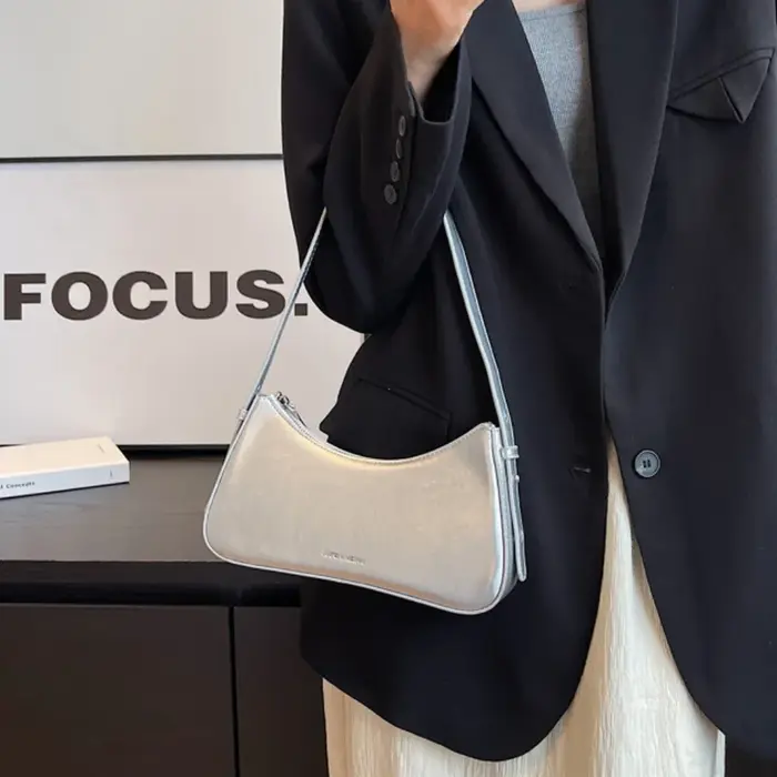 Petits sacs à bandoulière sous les bras mignons pour femmes
