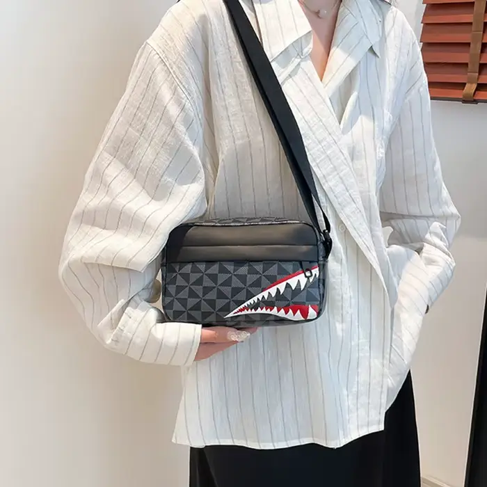 Sac à bandoulière créatif bouche de requin