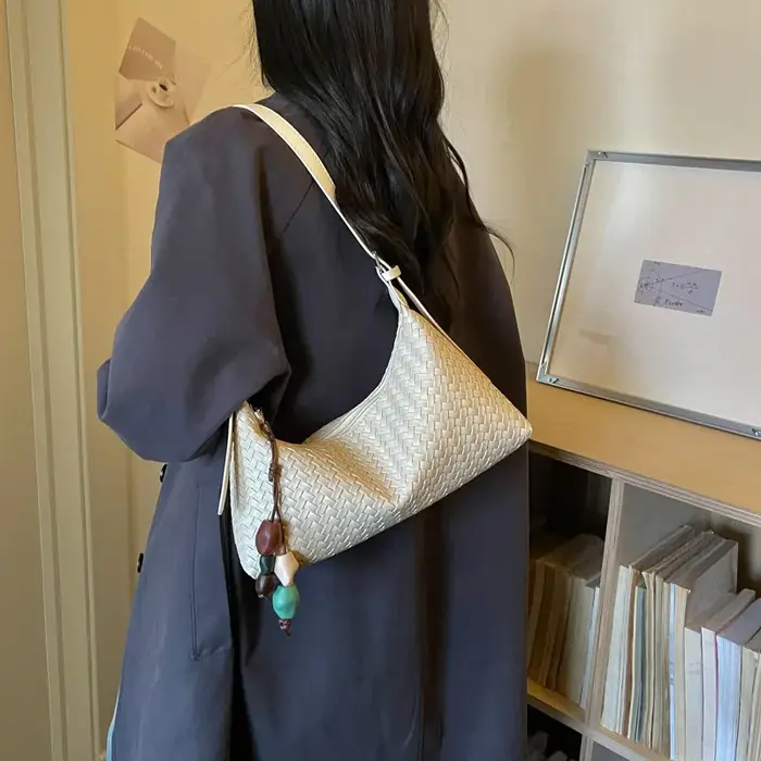 Sac à bandoulière hobo en PU souple à motif tissé