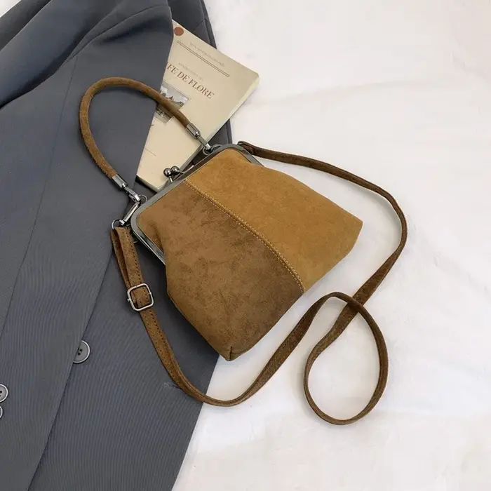 Sac à main rétro grande capacité en cuir PU givré avec fermoir Kiss Lock