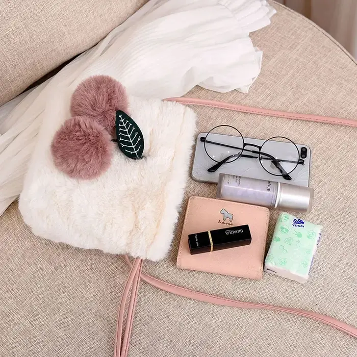 Petits sacs à main et sacs à main en fausse fourrure pour femmes