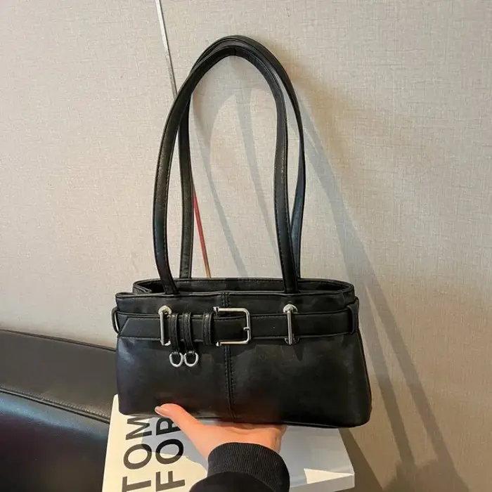 Sac à bandoulière vintage marron en similicuir pour femme avec boucle décorative