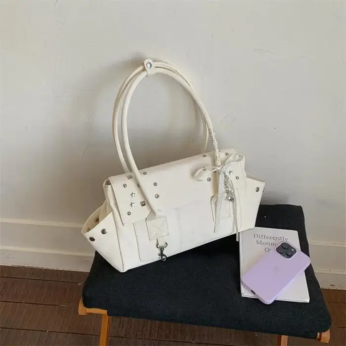 Sac à main vintage clouté pour femme