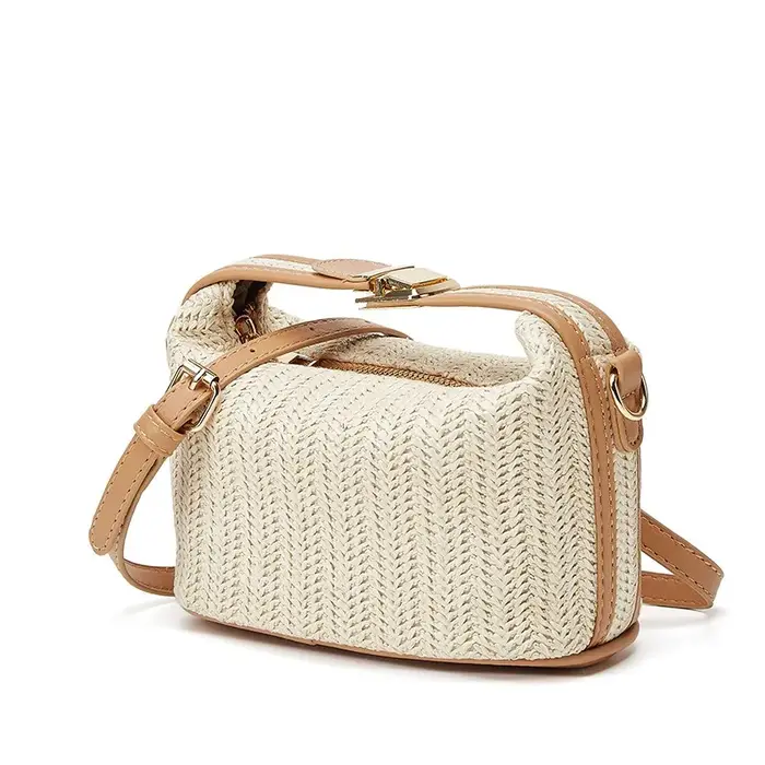 Sac seau en paille tressée