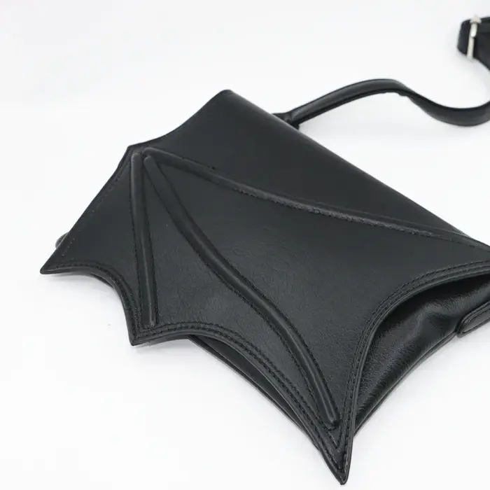 Sac à ailes de chauve-souris noir