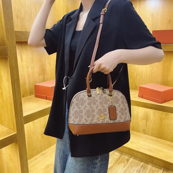Sac à bandoulière pour femme de créateur parisien