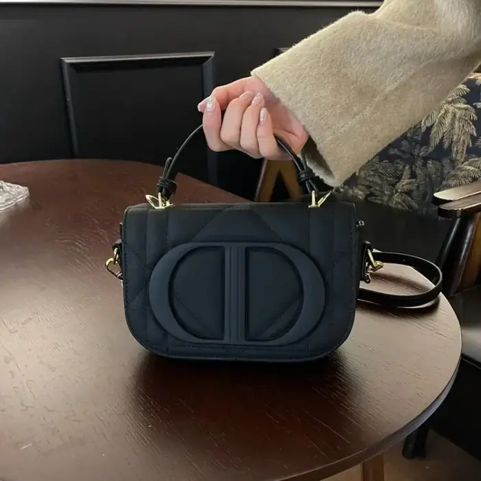 Sac à langer bandoulière de créateur : Sac à main élégant pour femme au look vintage minimaliste et grande capacité pour le shopping