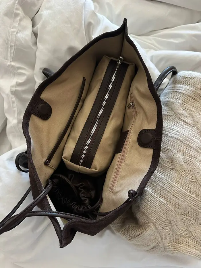 2026 Marque de luxe Design Sac fourre-tout en cuir suédé Femmes Casual Peau de grande capacité Sacs à bandoulière