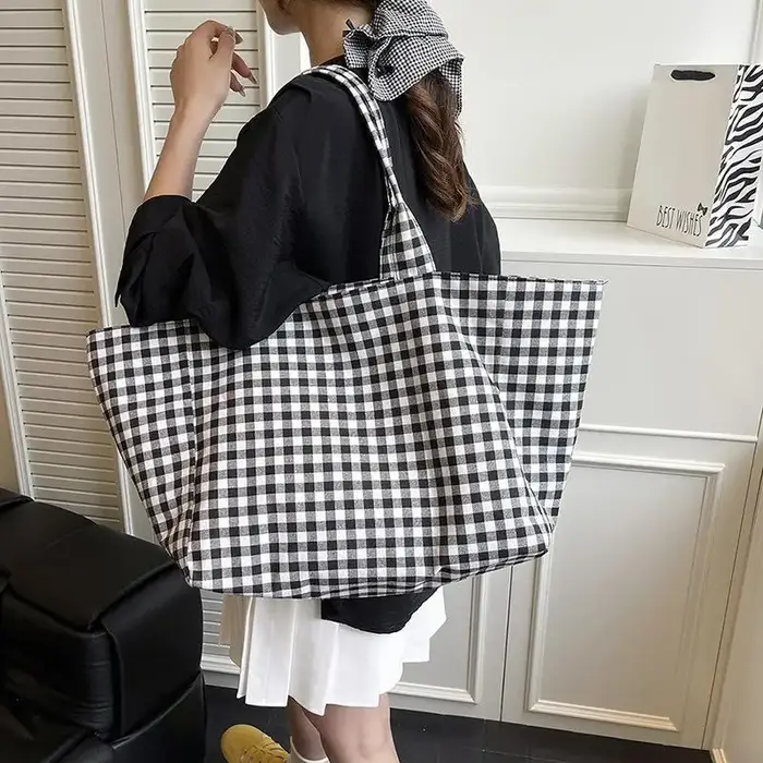 Sac fourre-tout en toile à carreaux avec motif
