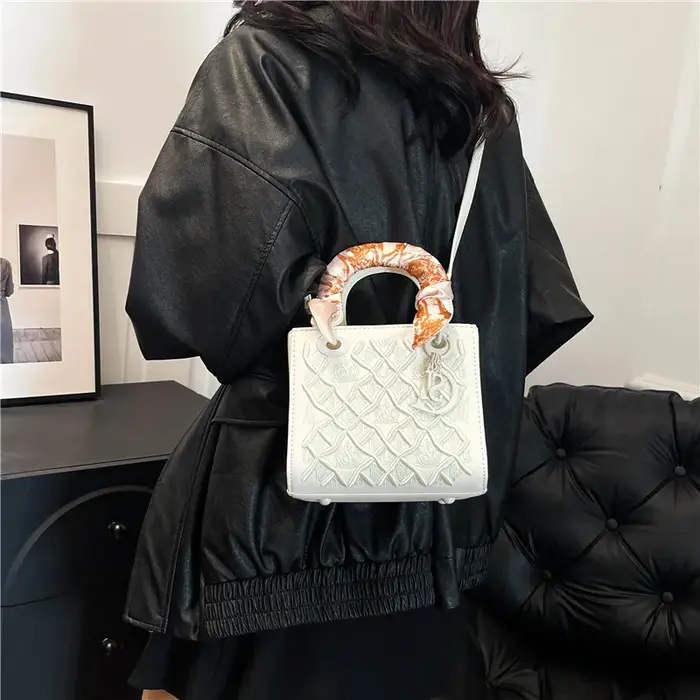 Sac à main de Concubine brodé artisanal polyvalent de luxe