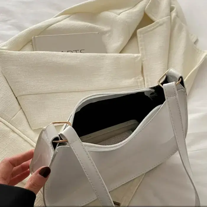 Sac à main en cuir verni pour femmes
