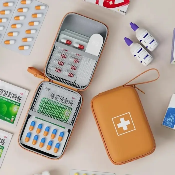 Petite trousse de rangement pour médicaments