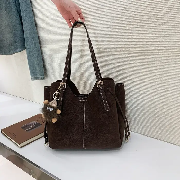 Sac fourre-tout en daim volumineux pour femme