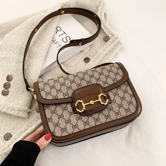 Sac bandoulière rétro tendance 2026 : Un petit sac carré classique et polyvalent