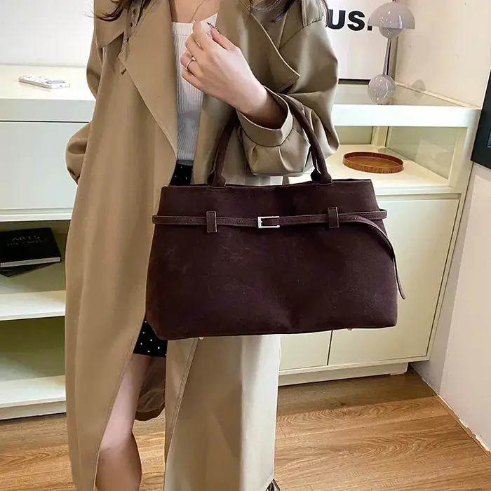 Sac fourre-tout vintage en cuir satiné – Style décontracté avec fermeture à boucle