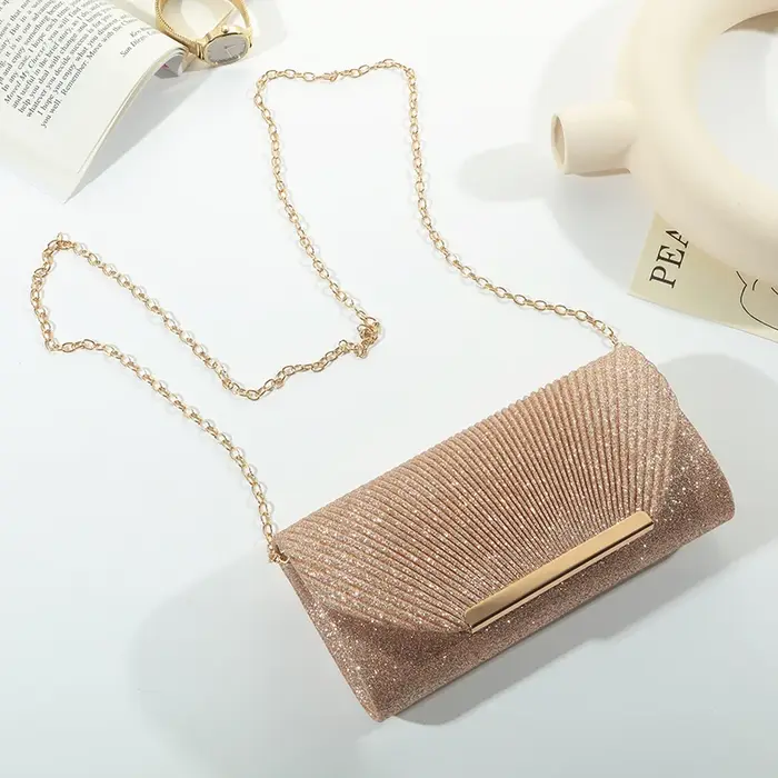 Pochette élégante à la mode