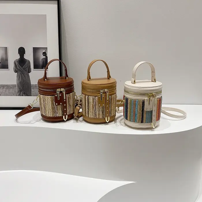 Petits sacs à bandoulière en paille d'été pour femmes