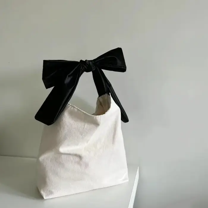 Sac à main en toile avec nœud papillon coréen