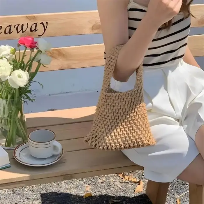 Sac à main tricoté, pochette à bandoulière tissée à la main ajourée