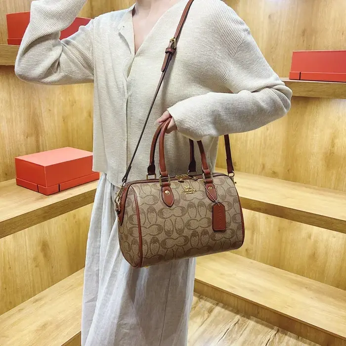 Sac à main élégant en cuir pour femme